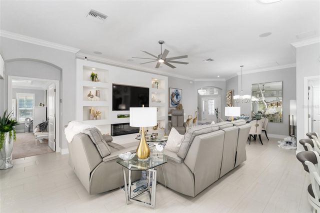 5681 HENRY LOOP, The Villages, FL 32163