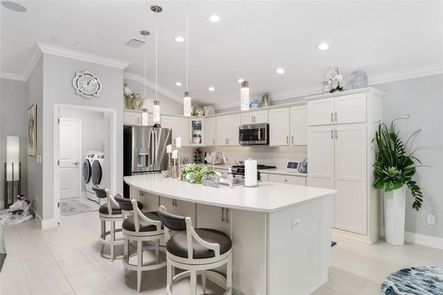 5681 HENRY LOOP, The Villages, FL 32163