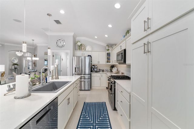 5681 HENRY LOOP, The Villages, FL 32163