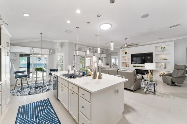 5681 HENRY LOOP, The Villages, FL 32163