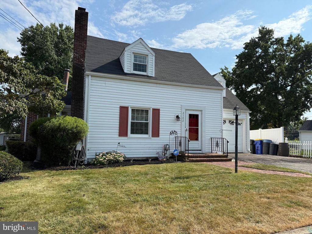 2142 WORTH ST, York, PA 17404