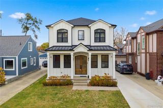 1211 E Lincoln Street, Birmingham, MI 48009