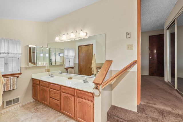 1891 NE Beacon Drive, Grants Pass, OR 97526