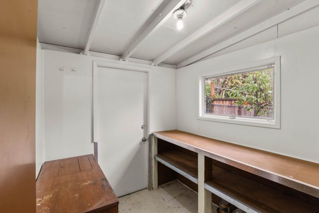 1891 NE Beacon Drive, Grants Pass, OR 97526