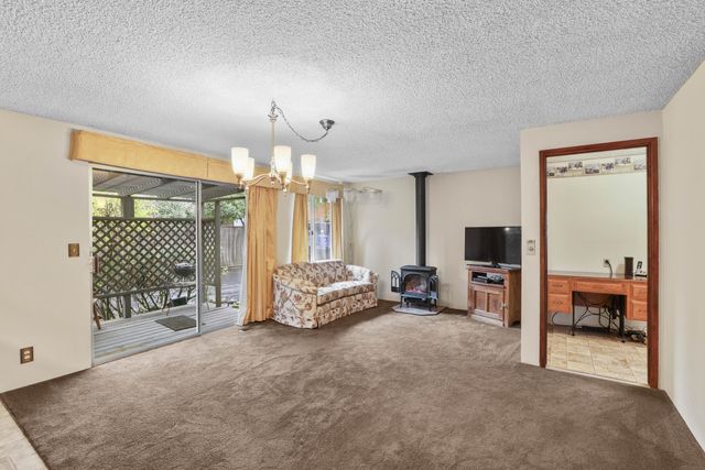 1891 NE Beacon Drive, Grants Pass, OR 97526