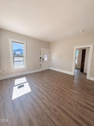 316 SE 8th Street, Grants Pass, OR 97526