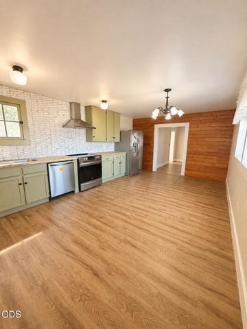 316 SE 8th Street, Grants Pass, OR 97526