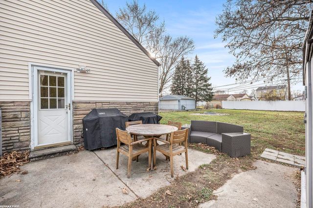 28735 Maple Street, Roseville, MI 48066