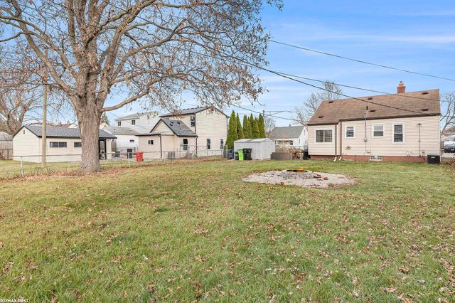 28735 Maple Street, Roseville, MI 48066