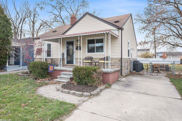 28735 Maple Street, Roseville, MI 48066