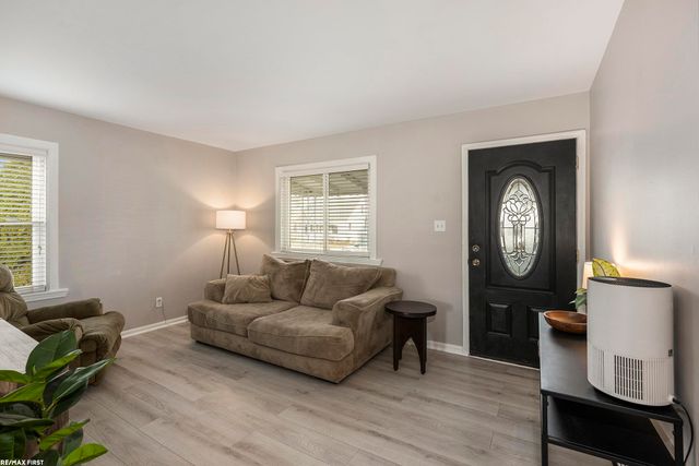 28735 Maple Street, Roseville, MI 48066