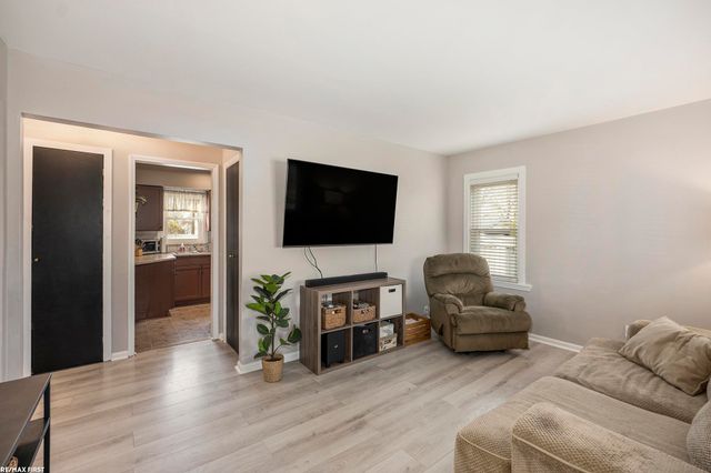 28735 Maple Street, Roseville, MI 48066