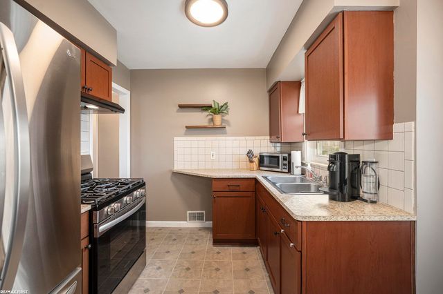 28735 Maple Street, Roseville, MI 48066