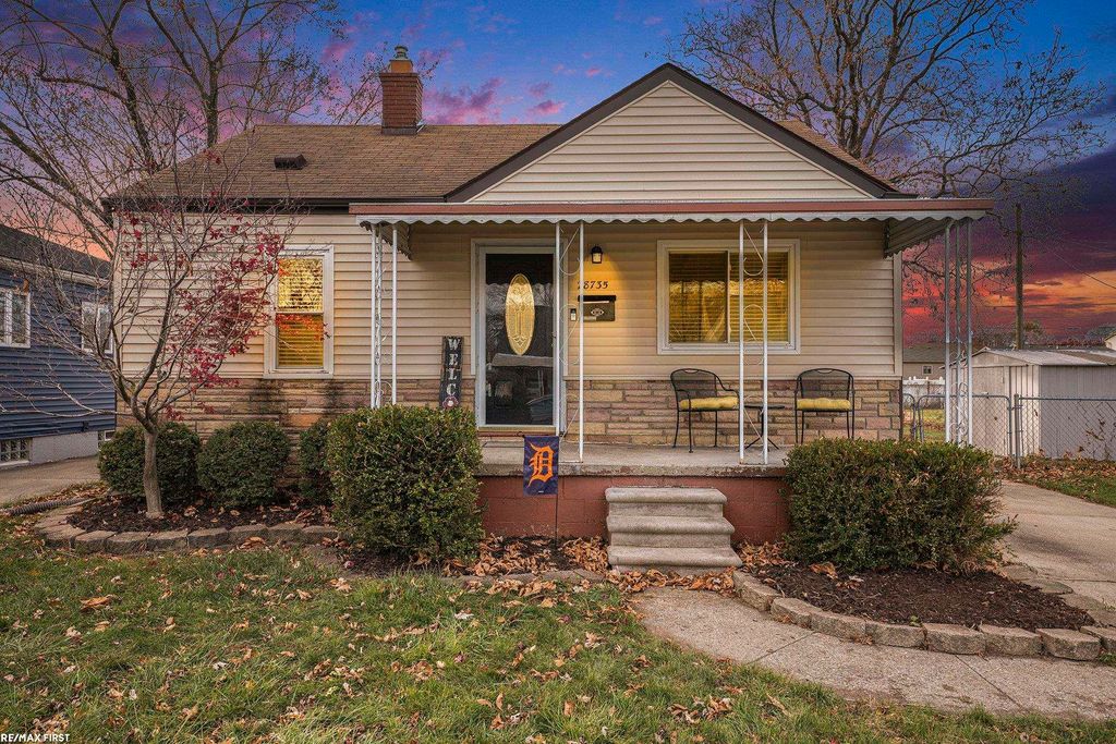 28735 Maple Street, Roseville, MI 48066