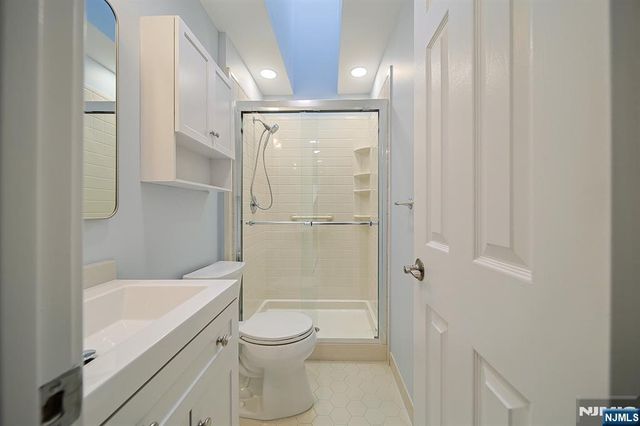 196 Madison Avenue 15, Dumont, NJ 07628