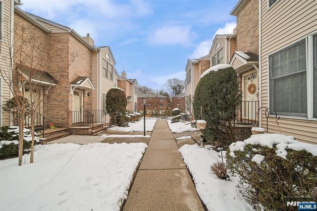 196 Madison Avenue 15, Dumont, NJ 07628