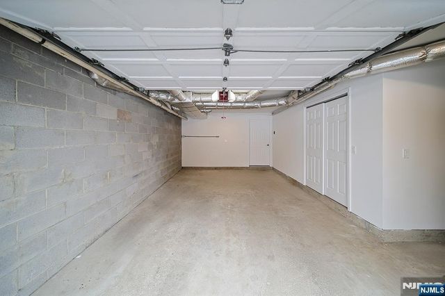 196 Madison Avenue 15, Dumont, NJ 07628