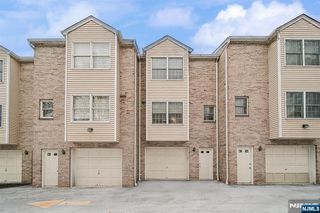 196 Madison Avenue 15, Dumont, NJ 07628