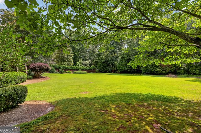 1800 Brookstone Drive, Snellville, GA 30078