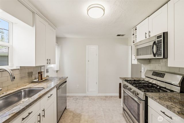 9416 5th Avenue NE, Seattle, WA 98115