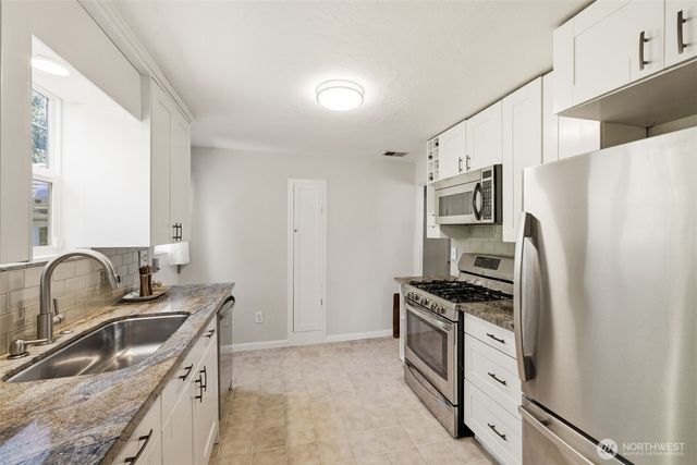9416 5th Avenue NE, Seattle, WA 98115