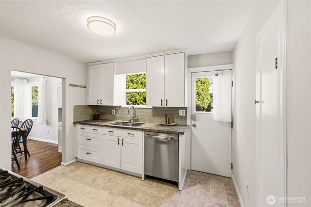 9416 5th Avenue NE, Seattle, WA 98115