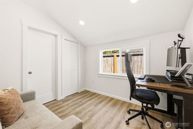 9416 5th Avenue NE, Seattle, WA 98115