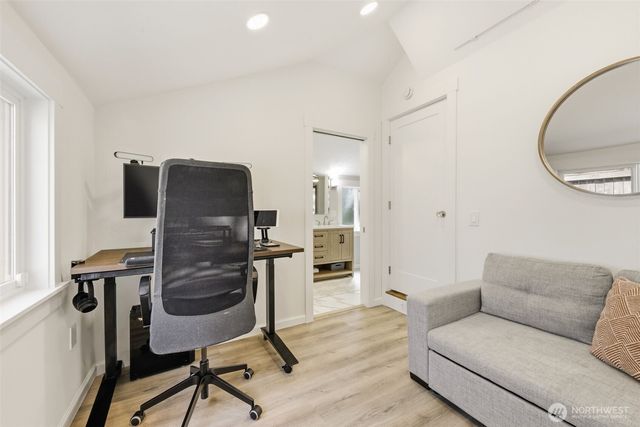 9416 5th Avenue NE, Seattle, WA 98115