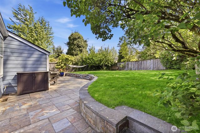 9416 5th Avenue NE, Seattle, WA 98115