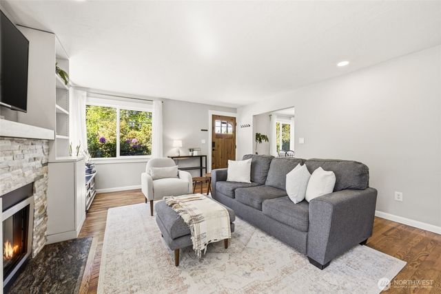 9416 5th Avenue NE, Seattle, WA 98115