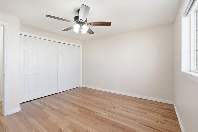 512 Village Drive, Central Point, OR 97502