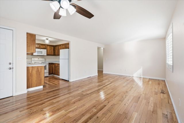 512 Village Drive, Central Point, OR 97502