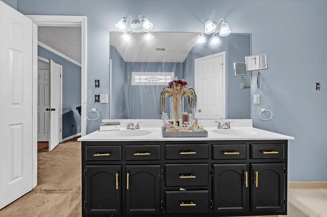 339 SUMMERFIELD LN, Memphis, TN 38018