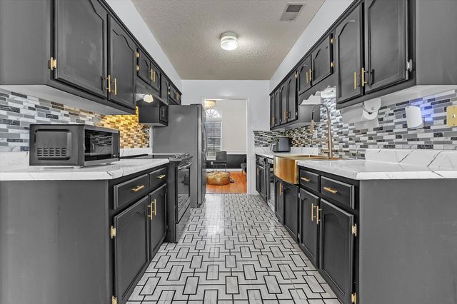 339 SUMMERFIELD LN, Memphis, TN 38018