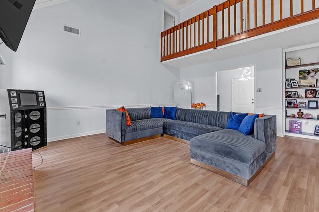 339 SUMMERFIELD LN, Memphis, TN 38018