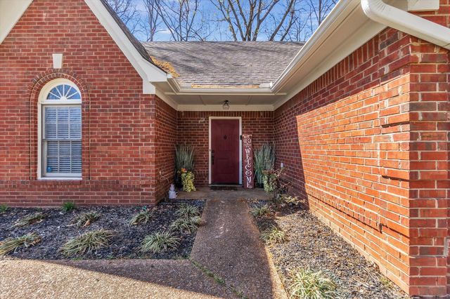339 SUMMERFIELD LN, Memphis, TN 38018