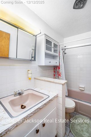 11637 E Lansing Road, Vernon Township, MI 48429