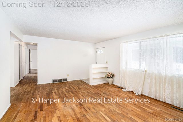 11637 E Lansing Road, Vernon Township, MI 48429