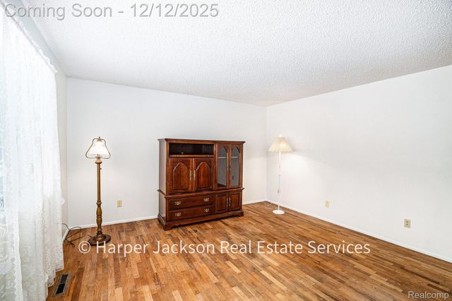 11637 E Lansing Road, Vernon Township, MI 48429