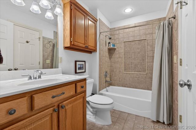 3710 E Mountain Road, Bartlesville, OK 74003