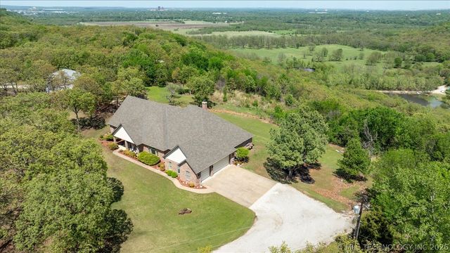 3710 E Mountain Road, Bartlesville, OK 74003