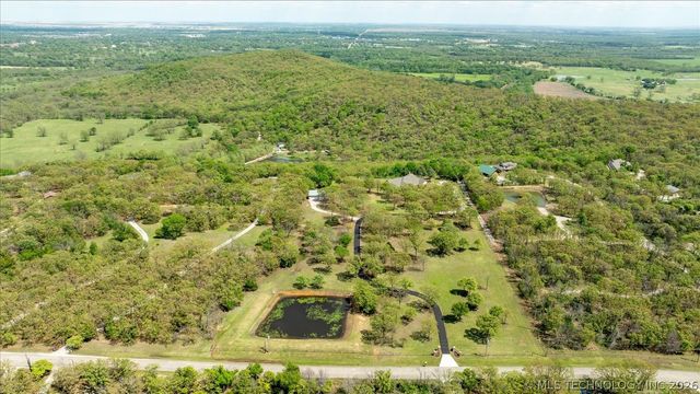 3710 E Mountain Road, Bartlesville, OK 74003