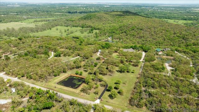 3710 E Mountain Road, Bartlesville, OK 74003