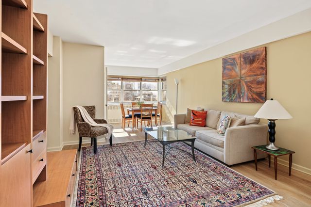 35 Park Ave Apt 9H, New York City, NY 10016