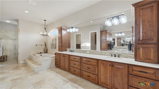 1035 Thunderbolt Road, Canyon Lake, TX 78133