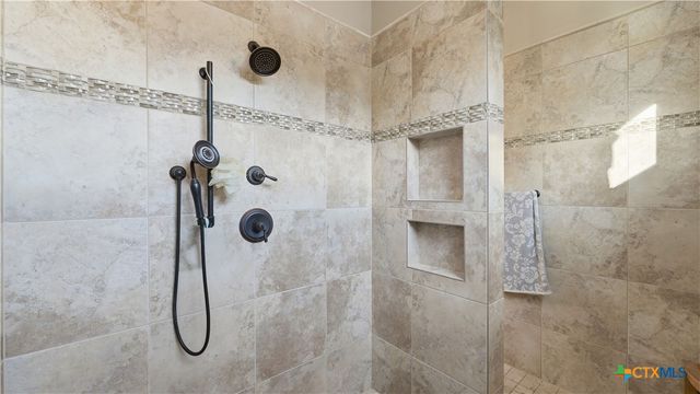 1035 Thunderbolt Road, Canyon Lake, TX 78133