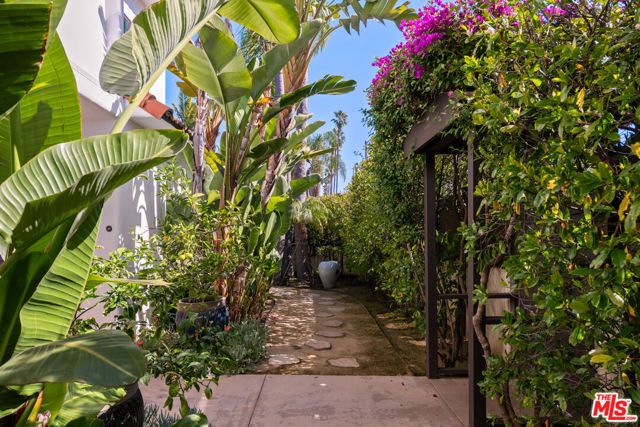 697 Washington Boulevard, Marina Del Rey, CA 90292