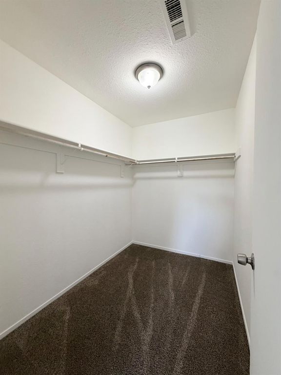 Image 19 of property listing at 1190 S Winery Avenue # 289, Fresno, CA 93727