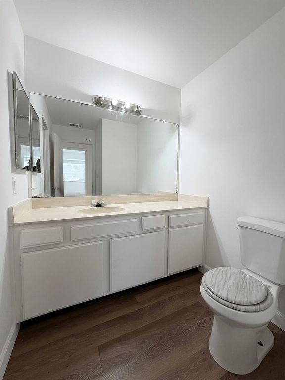 Image 21 of property listing at 1190 S Winery Avenue # 289, Fresno, CA 93727