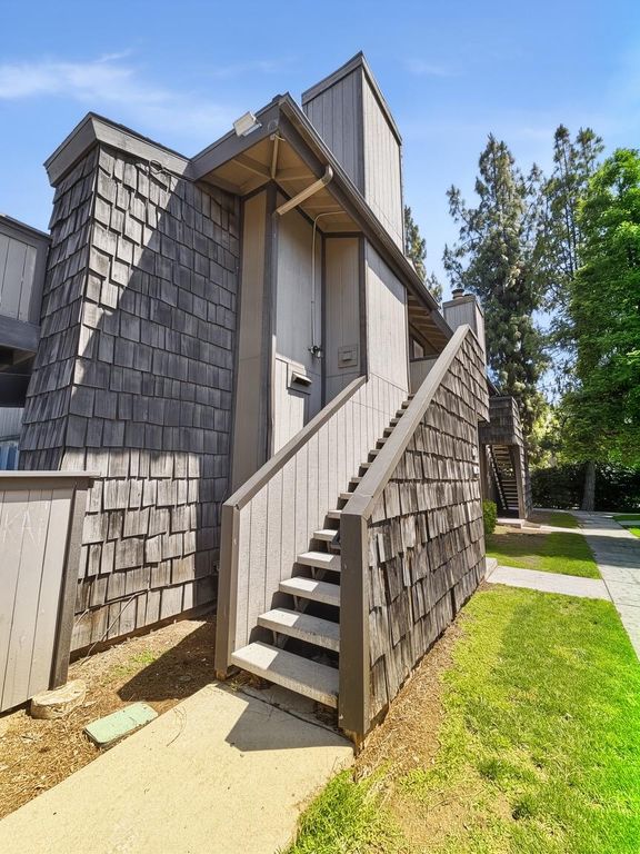 Image 29 of property listing at 1190 S Winery Avenue # 289, Fresno, CA 93727